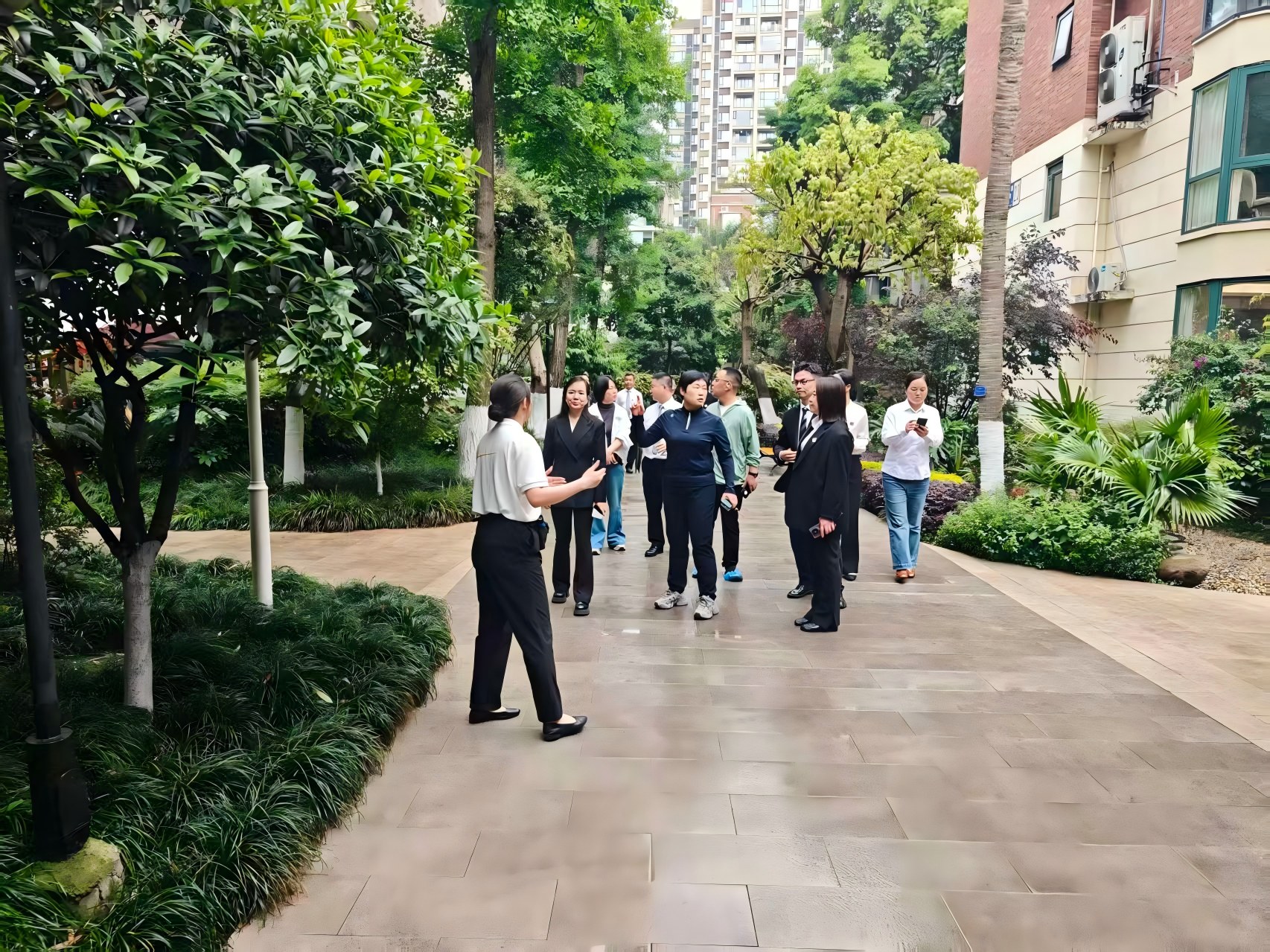取经“党建+军创”模式 赋能服务品质升级——鸿宝物业赴成都三和佳考察学习